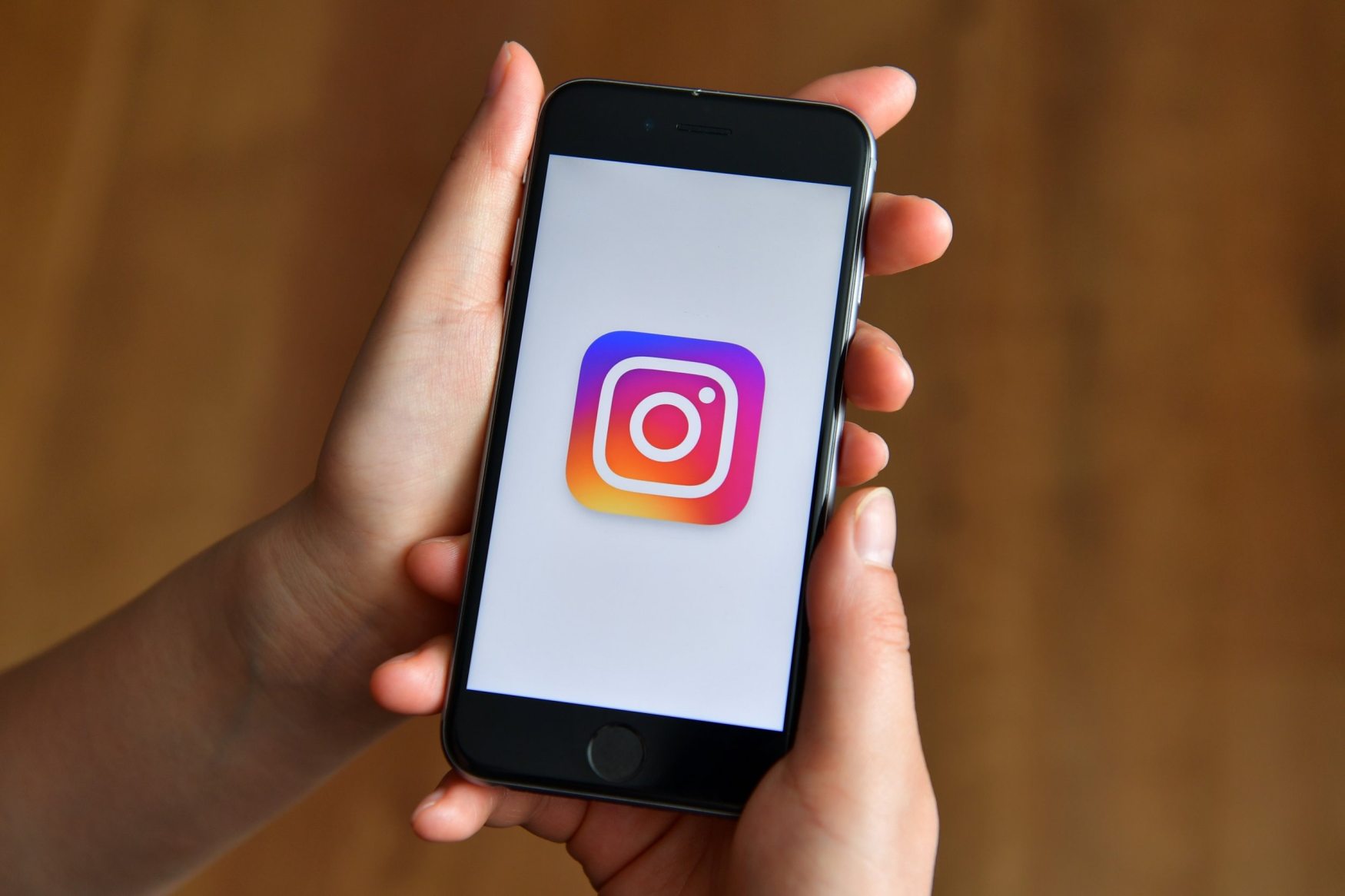 Instagram, Facebook to allow users to hide like count